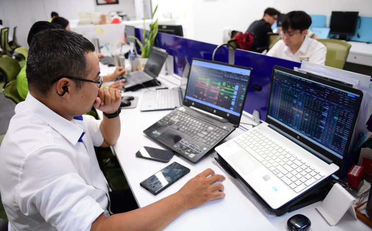 Đọc nhanh 1-10: Lợi suất trái phiếu Mỹ lên cao nhất từ 2002 khiến Dow Jones xuống thấp nhất gần 4 tháng