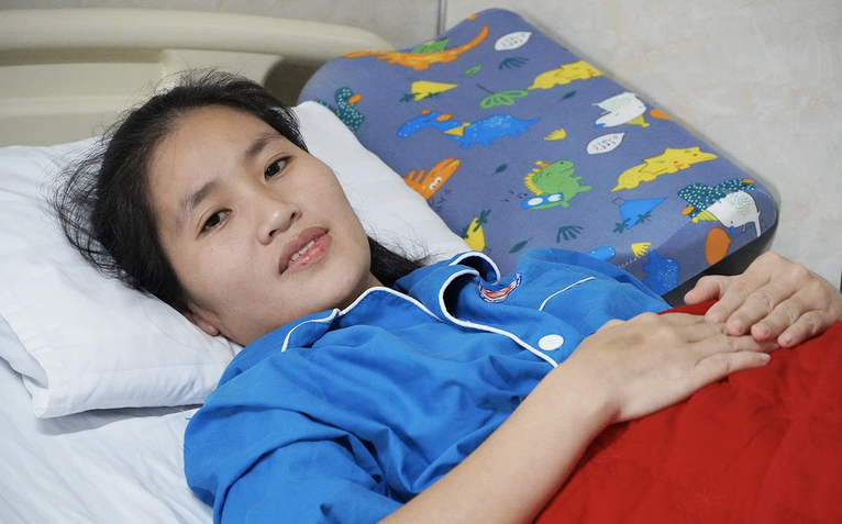 Cô giáo phải cưa chân vì cứu học trò: 'Tôi mong sớm trở lại bục giảng'