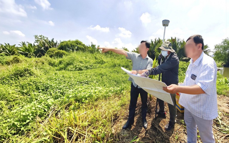 Muốn được cấp sổ hồng, bắt buộc phải có chữ ký giáp ranh của hàng xóm?
