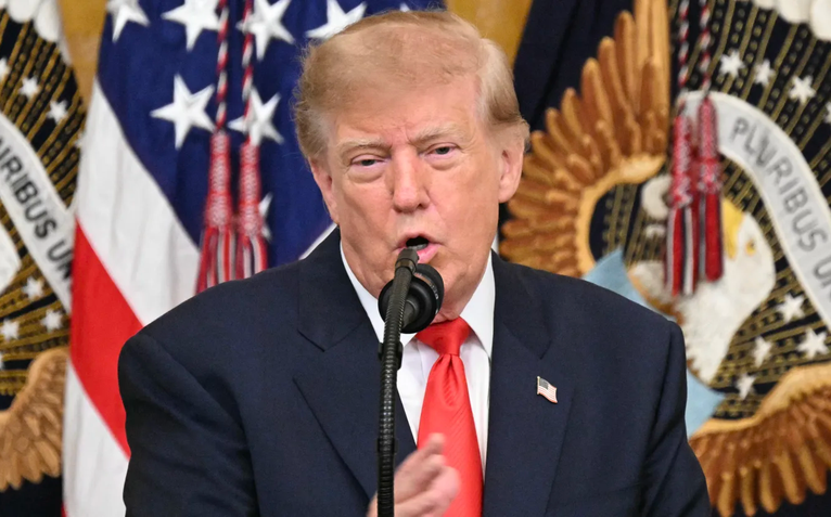 Tòa án Mỹ lệnh cho chính quyền ông Trump dừng các quảng cáo sử dụng tiền thuế của người dân