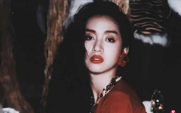 Anh trai Mai Diễm Phương bị nghi trộm tro cốt em gái