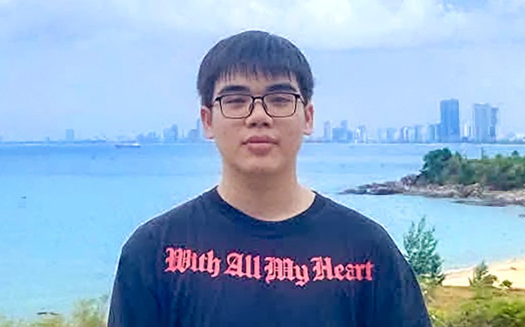 Khen thưởng nam sinh lớp 12 quật ngã 2 kẻ trộm chó mang hung khí