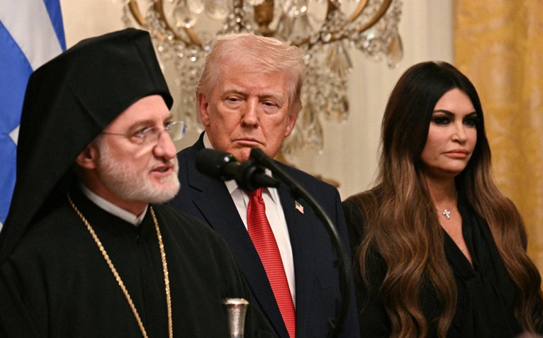 Ông Trump lên tiếng về quyết định từ chức của nữ đại sứ Mỹ tại Hy Lạp, người từng đính hôn với con trai ông