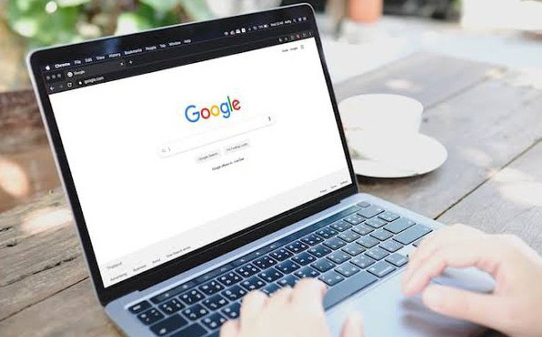 Lượt truy cập báo chí giảm 40%, Google điều chỉnh kết quả tìm kiếm AI