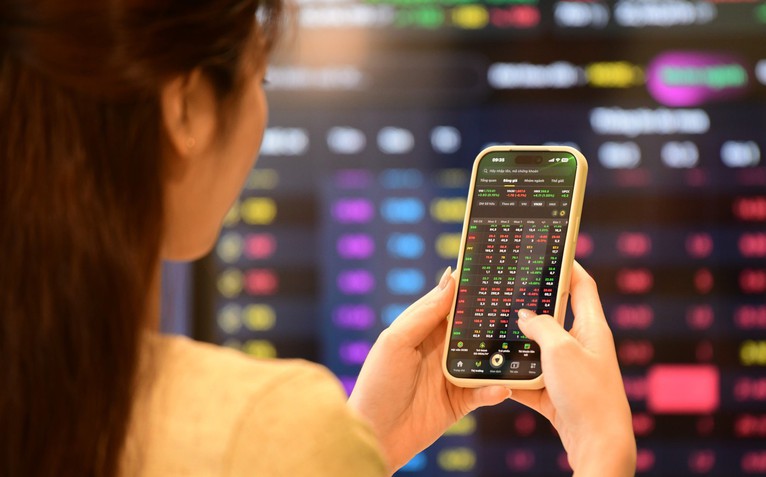 7 cổ phiếu gây chú ý trong tuần VN-Index mất gần 30 điểm