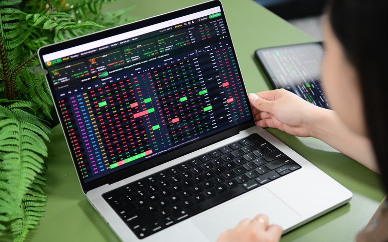 Chứng khoán 21-10: Lực cầu bắt đáy xuất hiện, xu hướng VN-Index sắp đảo chiều?