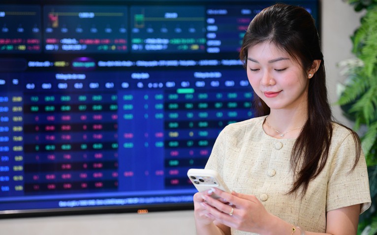 Khó giảm lãi suất dù có thị trường chứng khoán 10,7 triệu tỉ đồng