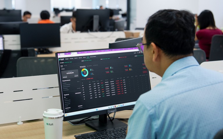Chứng khoán 8-10: VN-Index giằng co quanh 1.750 điểm, dòng tiền lớn vẫn dè dặt