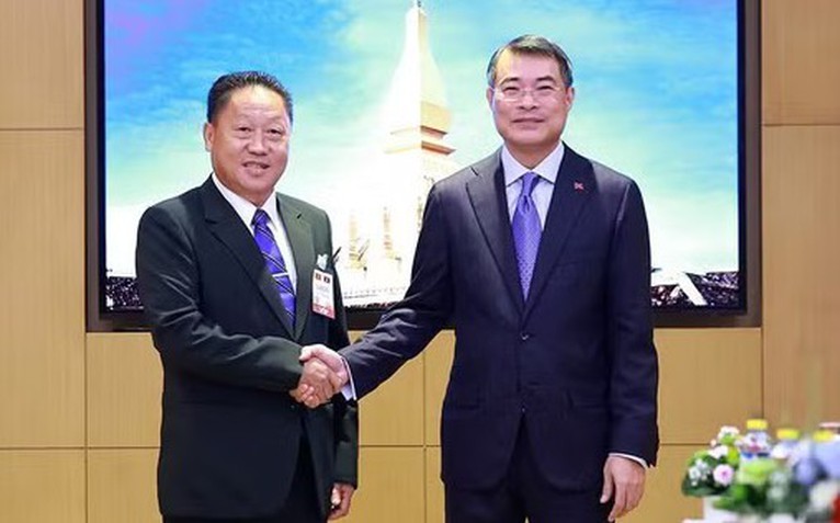 'Quan hệ Việt - Lào trước hết là gắn bó máu thịt giữa Nhân dân hai dân tộc'
