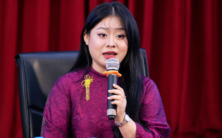Người trẻ tâm sự với AI vì được an ủi, có khi còn được... nịnh