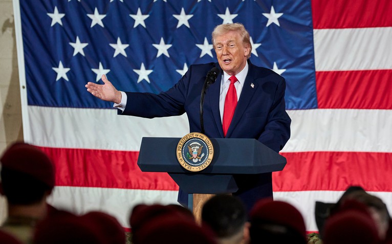 Ông Trump khoe Mỹ sở hữu vũ khí đặc biệt có thể vô hiệu hóa phòng thủ Nga, Trung Quốc