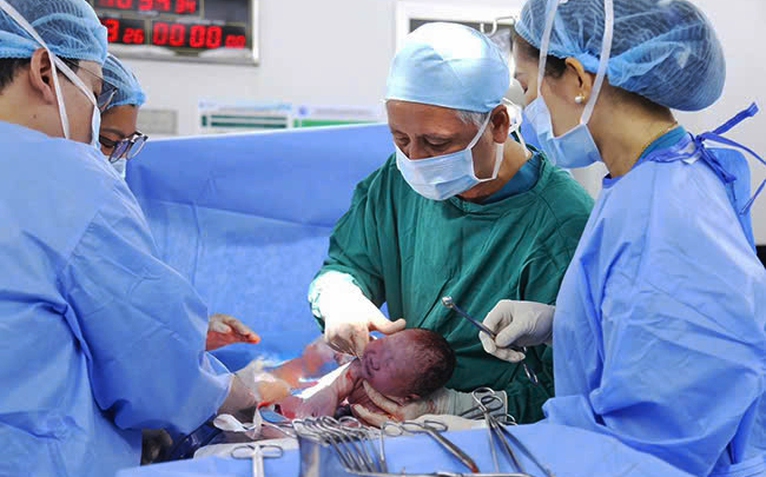 'Vẽ lại' thế trận y tế ở siêu đô thị TP.HCM