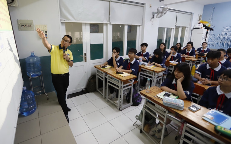 Vì sao bắt buộc phải học hết bậc THCS?