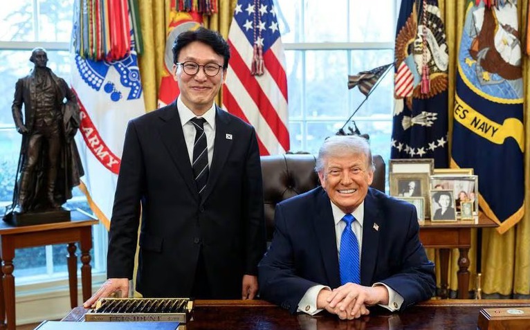 Ông Trump bất ngờ gặp Thủ tướng Hàn, hỏi chuyện đối thoại với ông Kim Jong Un