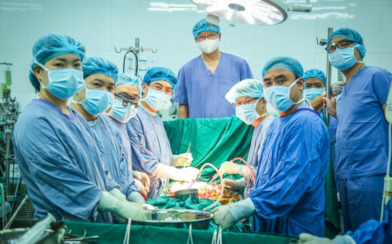 Lần đầu tại Việt Nam: Người được nhận gan lại hiến gan cho người bệnh khác