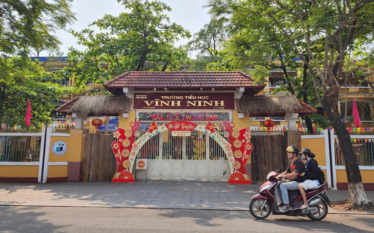 Làm rõ thông tin cô giáo trường tiểu học dùng thước gỗ đánh gãy tay học sinh