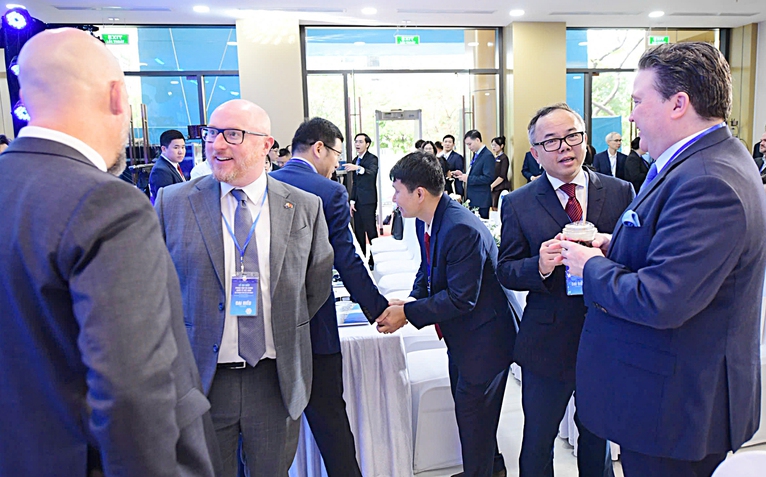 Ngân hàng, doanh nghiệp 'đổ bộ' vào các trung tâm tài chính quốc tế: Gia tăng khả năng thu hút vốn
