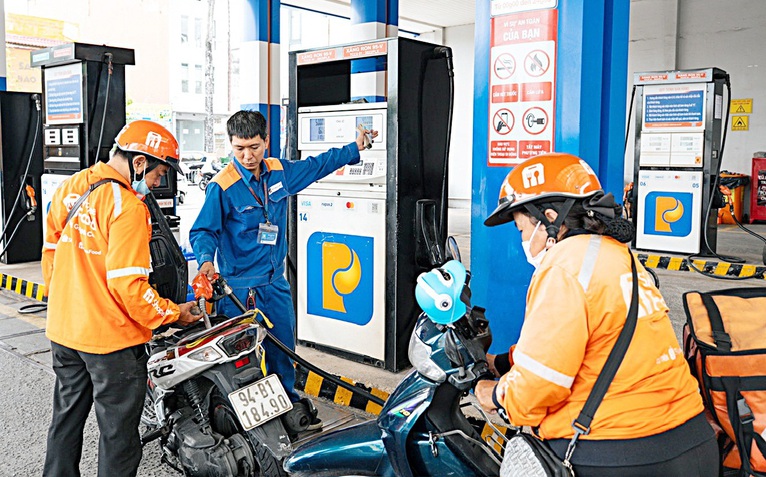 Tăng cường tìm kiếm nguồn cung xăng dầu