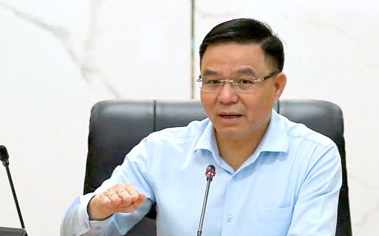 Quyền Bộ trưởng Bộ Công Thương đến nhà máy lọc dầu, yêu cầu 'giữ vững nguồn cung'