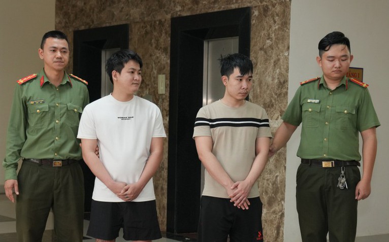 Chiếm đoạt sim, vượt mặt sinh trắc học, nhóm lừa đảo chiếm tiền tỉ