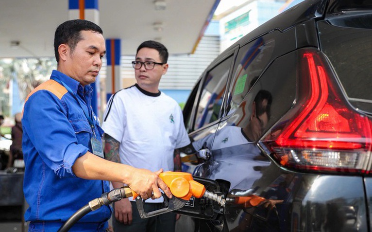 Chính thức chi 8.000 tỉ bình ổn giá xăng dầu, nguồn tiền rót vào tài khoản phong tỏa