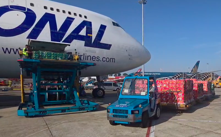 Ông chủ siêu thị LuLu trực tiếp chỉ đạo chuyến bay vận chuyển nông sản Việt Nam sang UAE