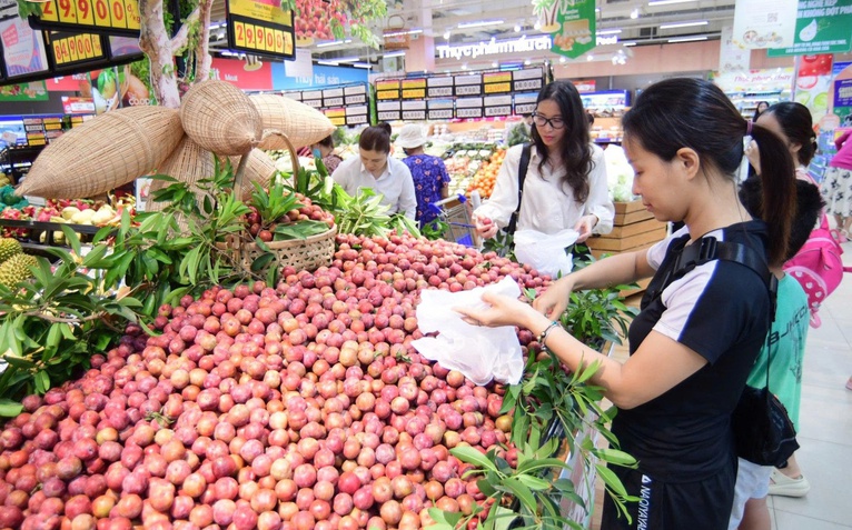 Mận hậu Sơn La 'đổ bộ' siêu thị với giá bất ngờ