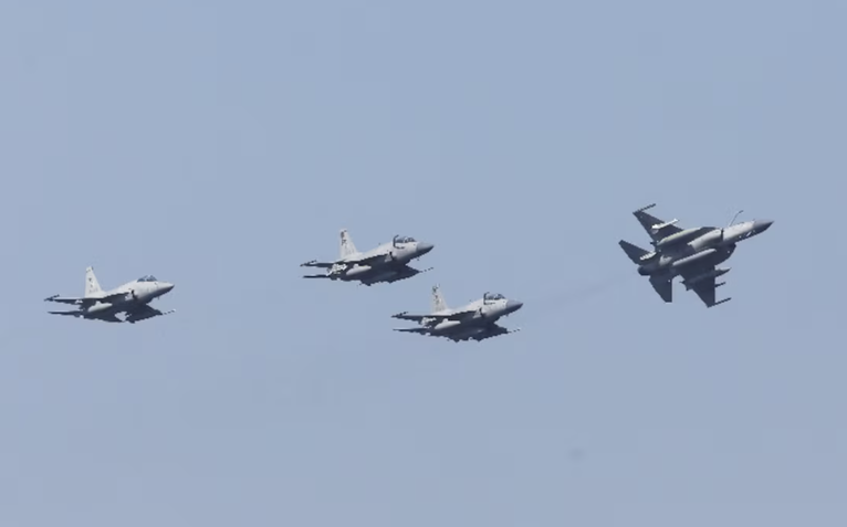 Reuters: Pakistan triển khai máy bay chiến đấu và 8.000 quân tới Saudi Arabia