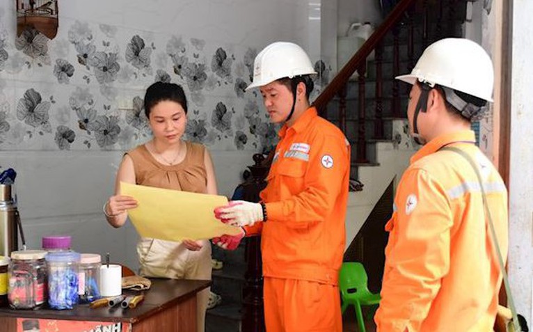 Bộ Công Thương lấy ý kiến việc áp dụng ngay cơ chế giá điện theo khung giờ cao, thấp điểm