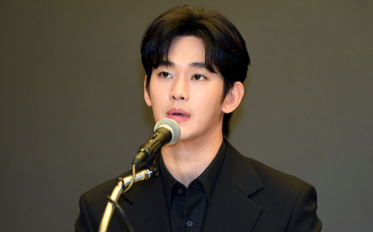 Kim Soo Hyun phản công kịch liệt