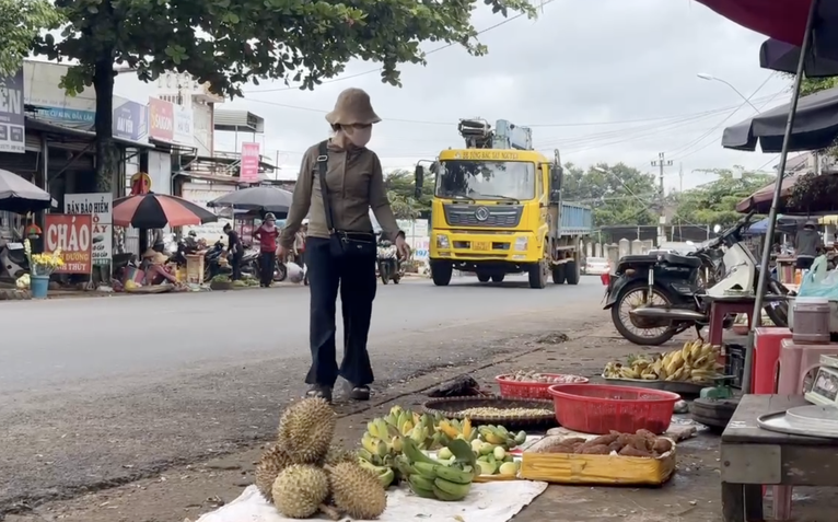 Muốn dẹp ‘chợ chồm hổm’, phải diệt thói quen mua bán tùy tiện