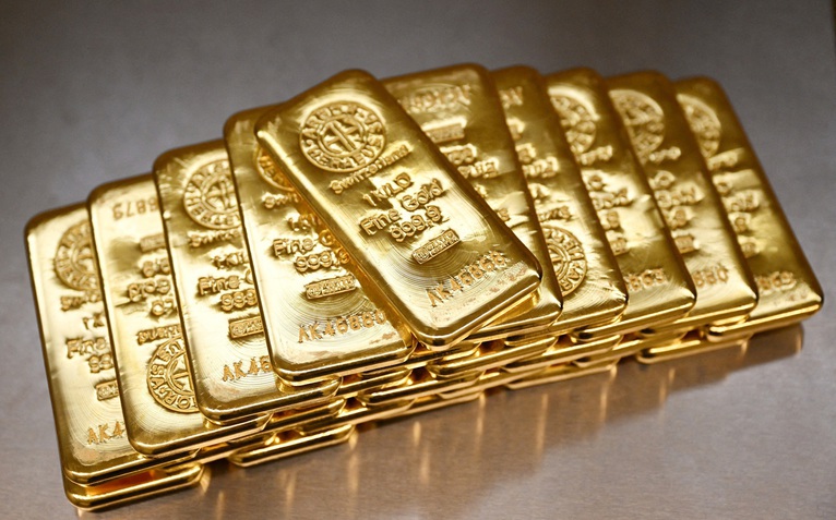 Đọc nhanh 11-6: Giá dầu bật tăng, vàng mất gần 200 USD, Dow Jones lao dốc