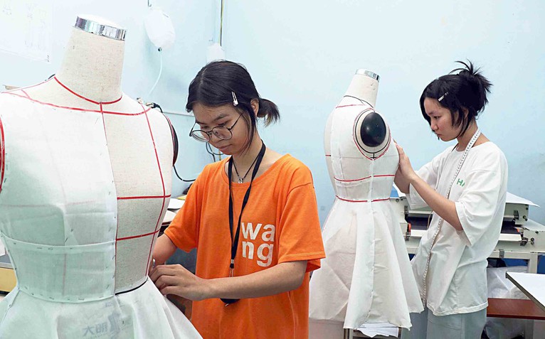 Bên trong 'lò luyện' thí sinh Việt Nam trước ngày thi tay nghề thế giới