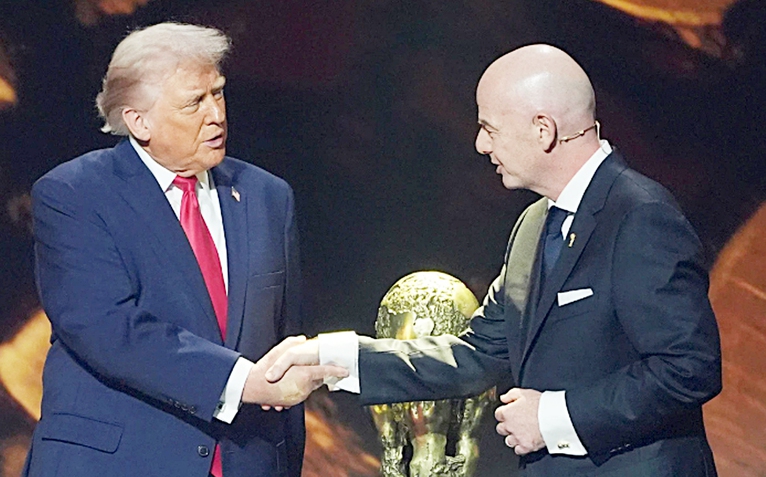Tổng thống Donald Trump sẽ trao cúp cho đội vô địch World Cup 2026