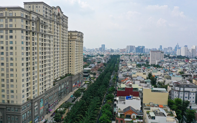 Nhìn diện mạo phố xá sầm uất ở các xã chuyển thành phường tại TP.HCM