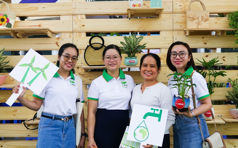 Dân hào hứng với mô hình tái chế và biến rác thải thành vật dụng hữu ích