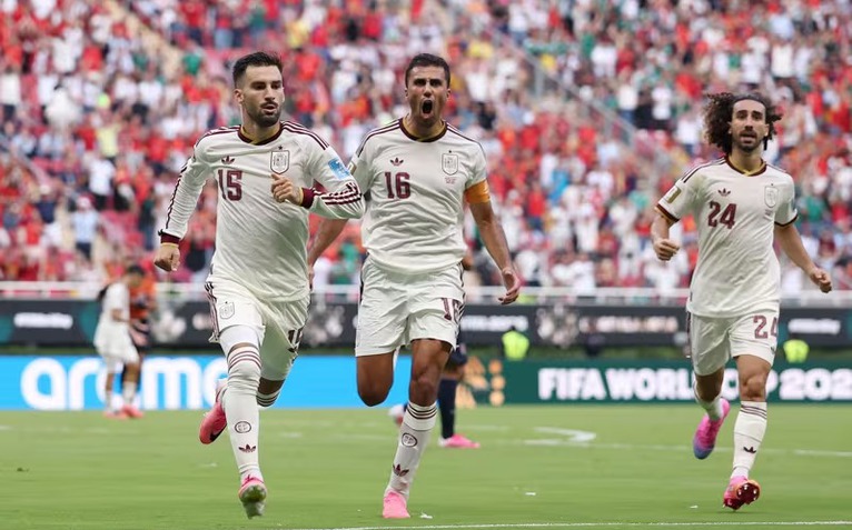 Tây Ban Nha khiến Uruguay lần thứ 2 liên tiếp bị loại ở vòng bảng World Cup