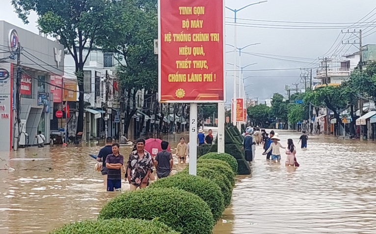 Mất giấy khai sinh do lũ, xin cấp lại thì vướng vì dữ liệu hộ tịch thiếu chữ 'Thị'