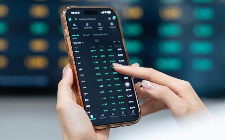 Sắc xanh lan tỏa nhưng VN-Index vẫn 'bốc hơi' 17 điểm