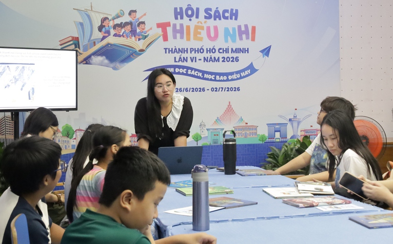 Đọc sách cùng con để nuôi dưỡng sự gắn kết trong gia đình