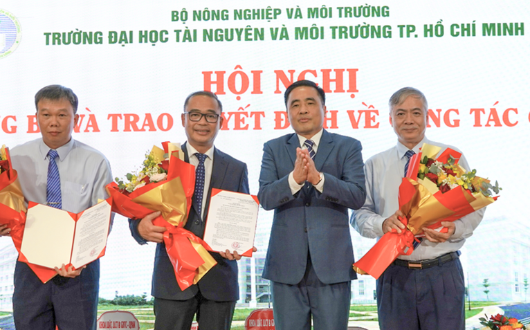 Bổ nhiệm Hiệu trưởng và Phó hiệu trưởng Trường đại học Tài nguyên và Môi trường TP.HCM