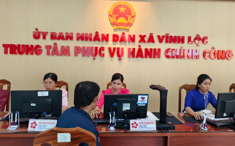 Gần 1 năm thực hiện chính quyền 2 cấp, xã Vĩnh Lộc giải quyết hồ sơ ra sao?