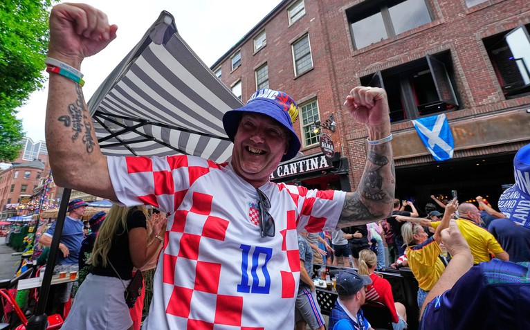 World Cup 2026 đã đón hơn 4,6 triệu khán giả, tiêu thụ 2,8 triệu lon bia