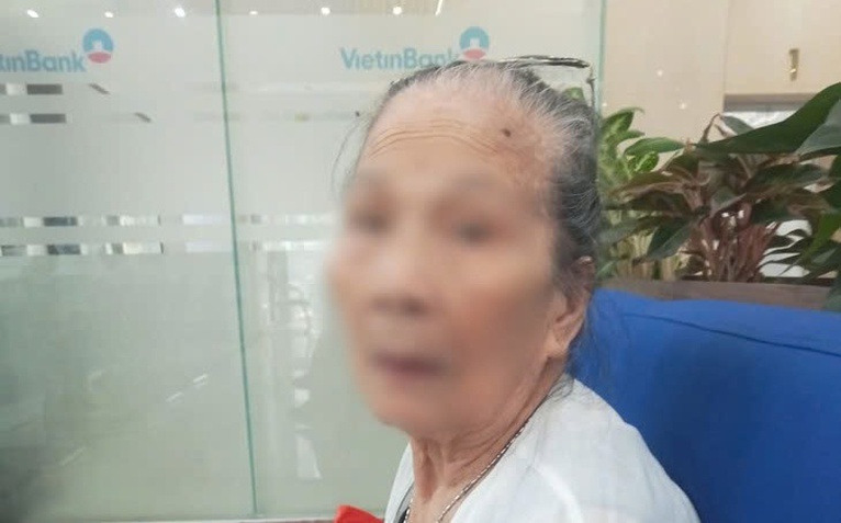Vụ cụ bà 97 tuổi đi 3 lần nhận tiền chế độ: Hà Nội yêu cầu làm rõ trách nhiệm, lập đường dây nóng