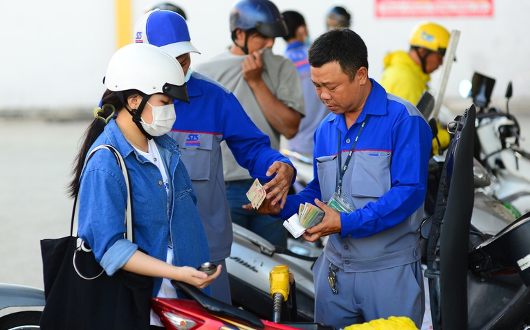 Giá xăng dầu giảm mạnh