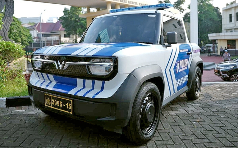 VinFast VF 3 trở thành xe cảnh sát ở Indonesia
