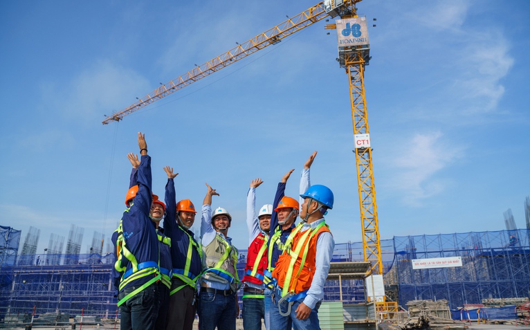Thị giá 5.037 đồng, một công ty muốn phát hành cổ phiếu giá 10.000 đồng hoán đổi khoản nợ 514 tỉ