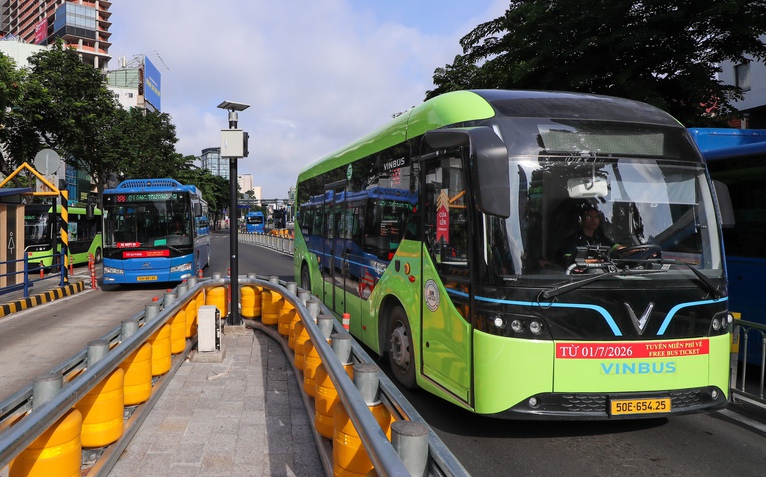 Xe buýt TP.HCM khởi sắc sau 10 ngày miễn phí
