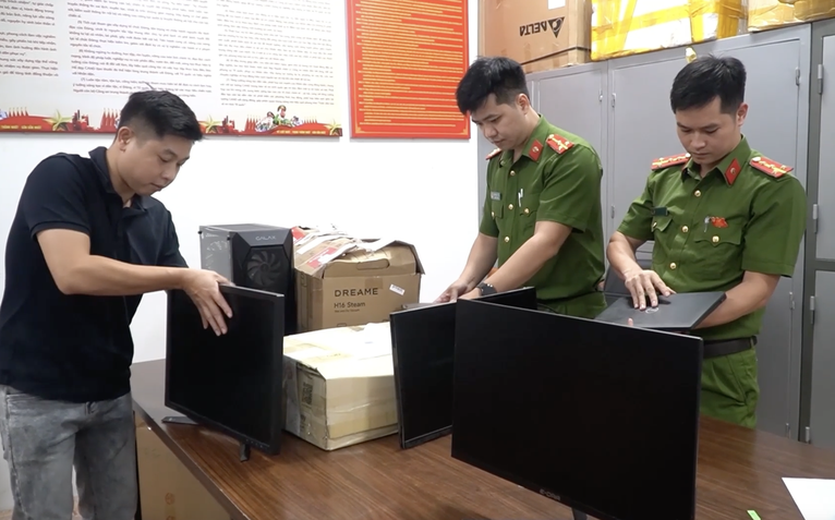 Triệt phá đường dây 'phát lậu' bóng đá và cá độ quy mô 850 tỉ đồng