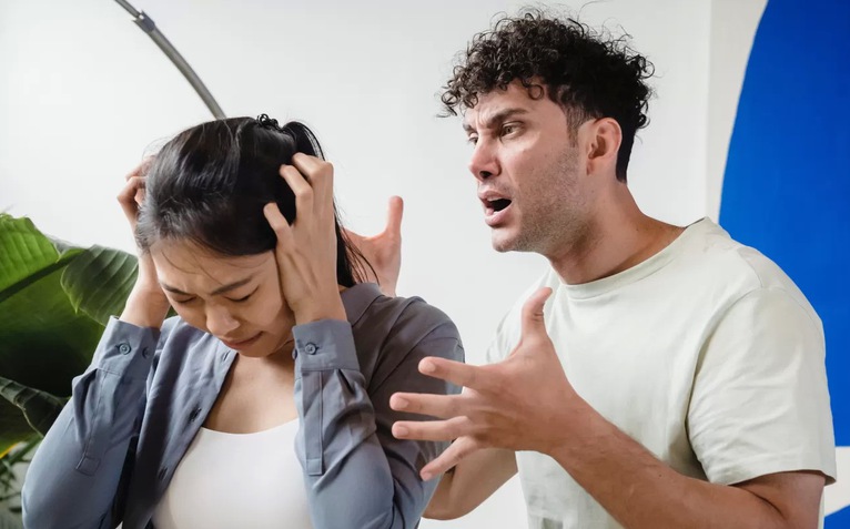 Khoa học lần đầu giải mã vì sao ta bỗng ghét người từng rất thân